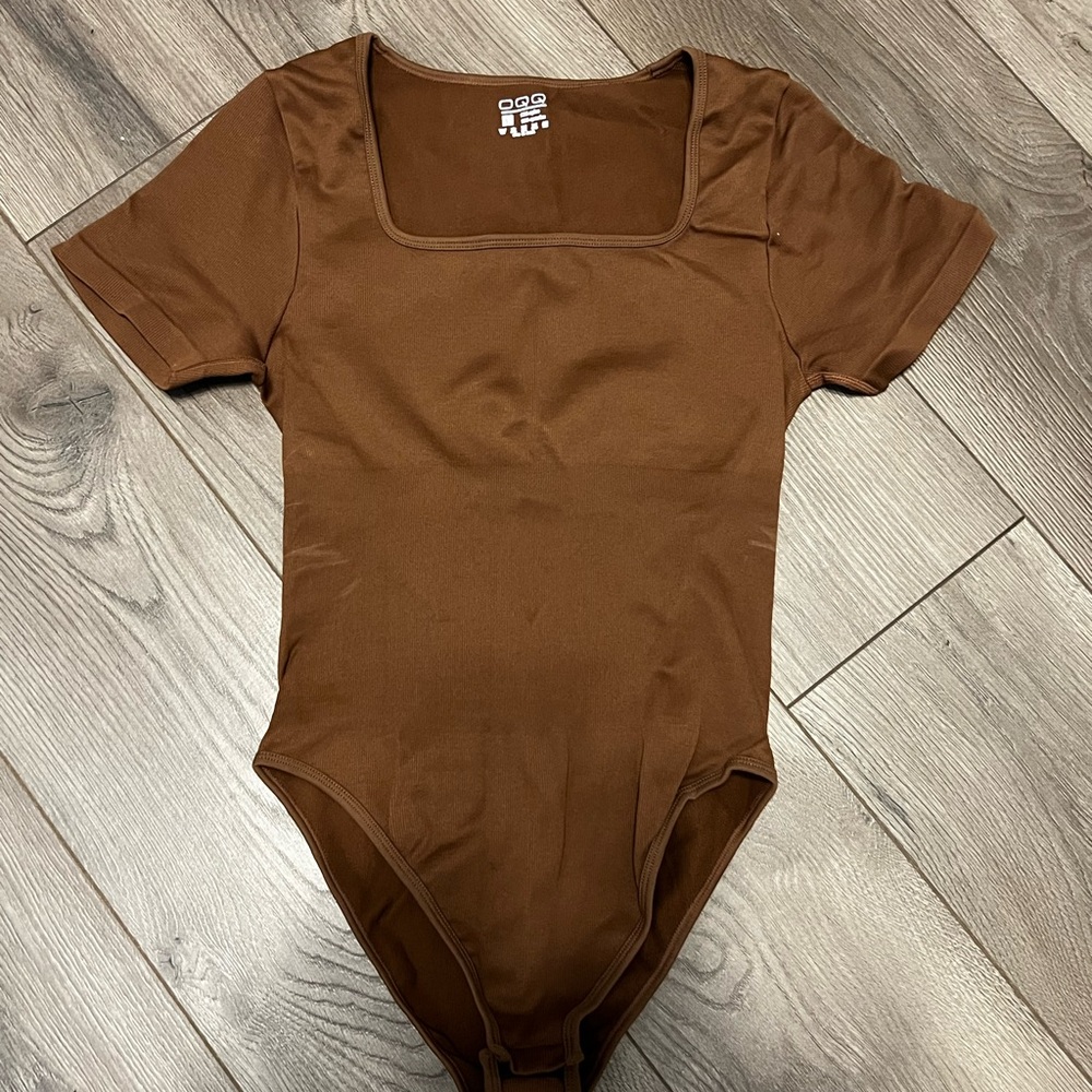 Brown Short Sleeve One-Piece Bodysuit